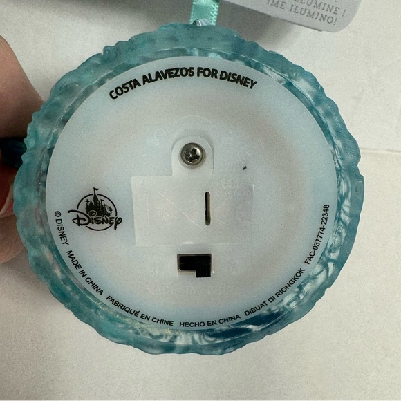 NWT. Disney Raya and the Last Dragon Light-Up Living Magic SketchbookOrnament - Picture 10 of 14